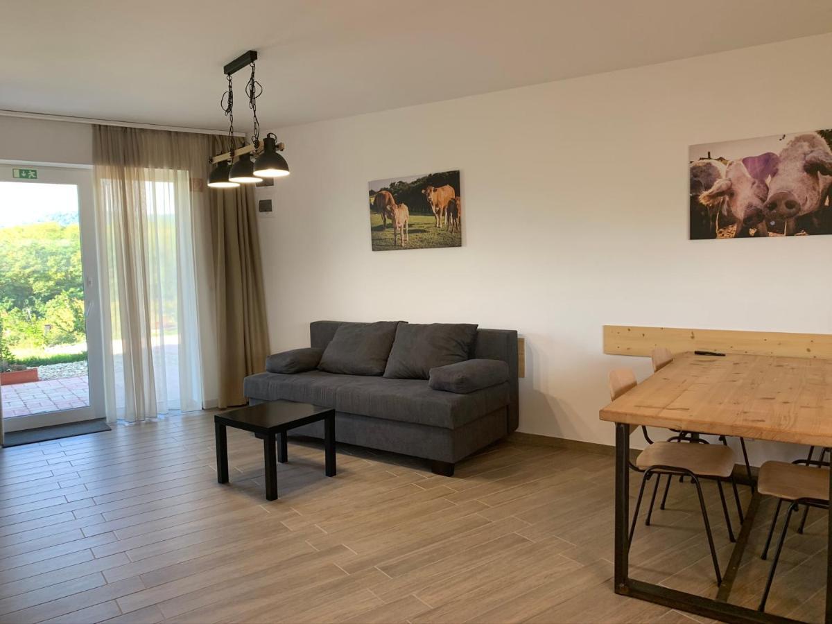 Oeregtoelgy Apartman Szár Εξωτερικό φωτογραφία