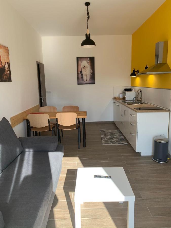 Oeregtoelgy Apartman Szár Εξωτερικό φωτογραφία